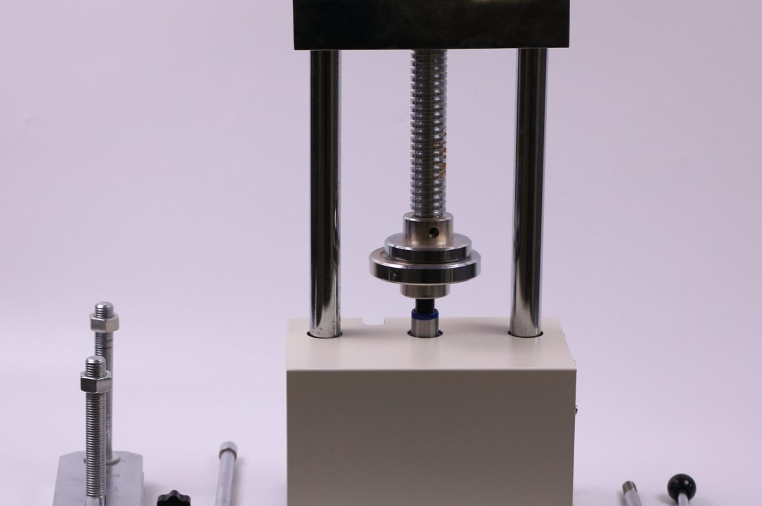 How to Choose the Right Dental Lab Equipment